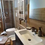 Doppi Bagni Sei Posti Letto *