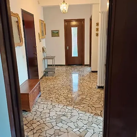 아파트 Doppi Bagni Sei Posti Letto 비베로네