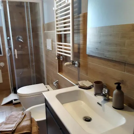 Doppi Bagni Sei Posti Letto *